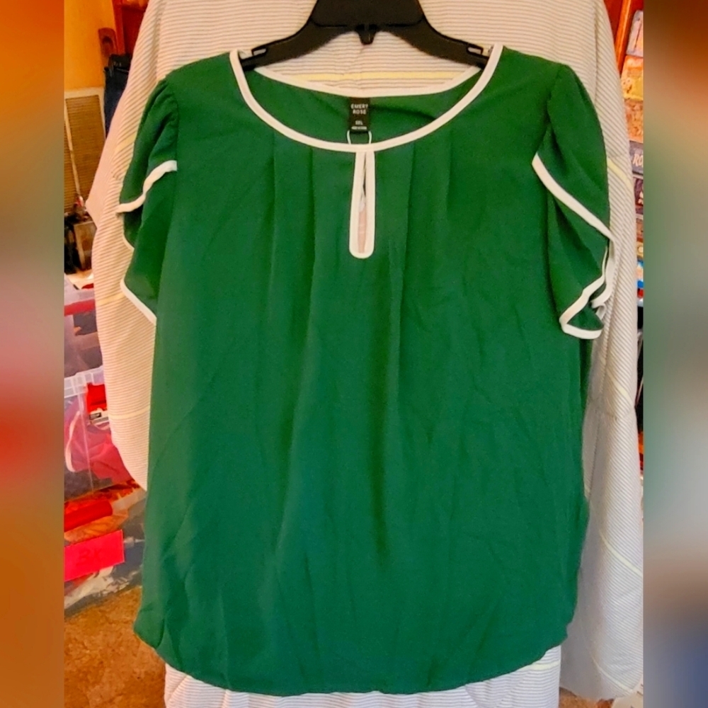 Emery Rose 3XL Blouse White Trim